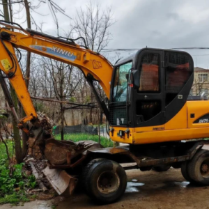 四川宜宾75轮挖150轮挖和150履带都有空，需