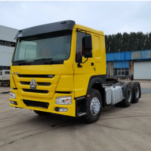 新疆乌鲁木齐买重型轮减桥半挂车头一台，德龙，汕德卡都